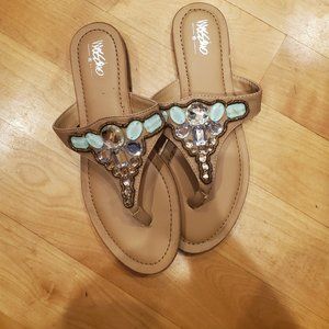Mossimo women's flip flops size 7 - Brown and stoned
